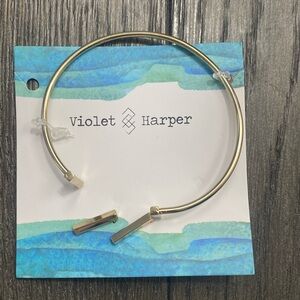 Bracelet and earrings